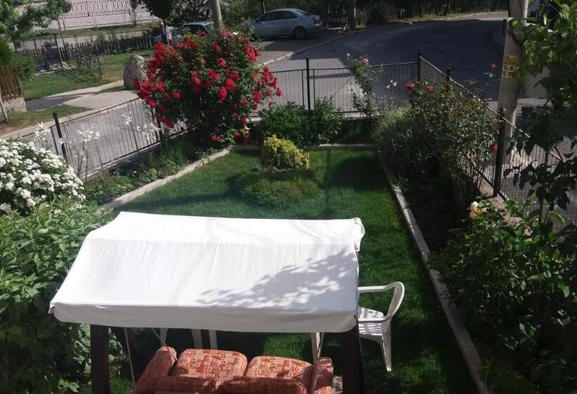 Majatalo Mira Guest House