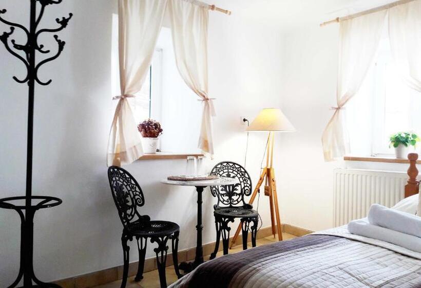 פנסיון U Kalíšku