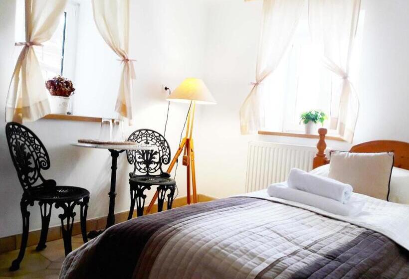 פנסיון U Kalíšku