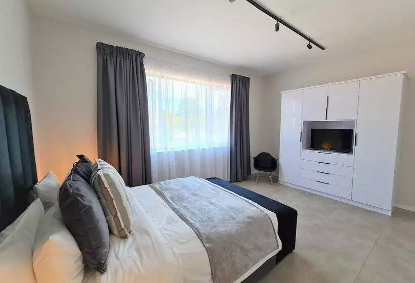 هتل Mint Apartments Greenside