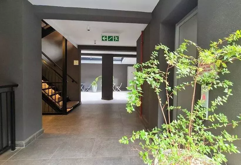 هتل Mint Apartments Greenside