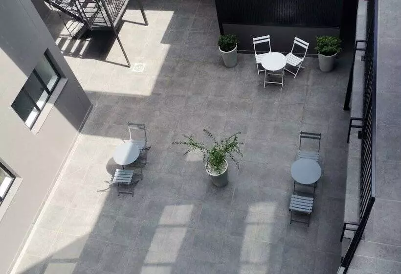 هتل Mint Apartments Greenside
