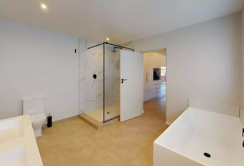 هتل Mint Apartments Greenside