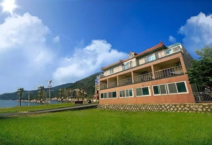 Hotelli Gatnaeum Pension