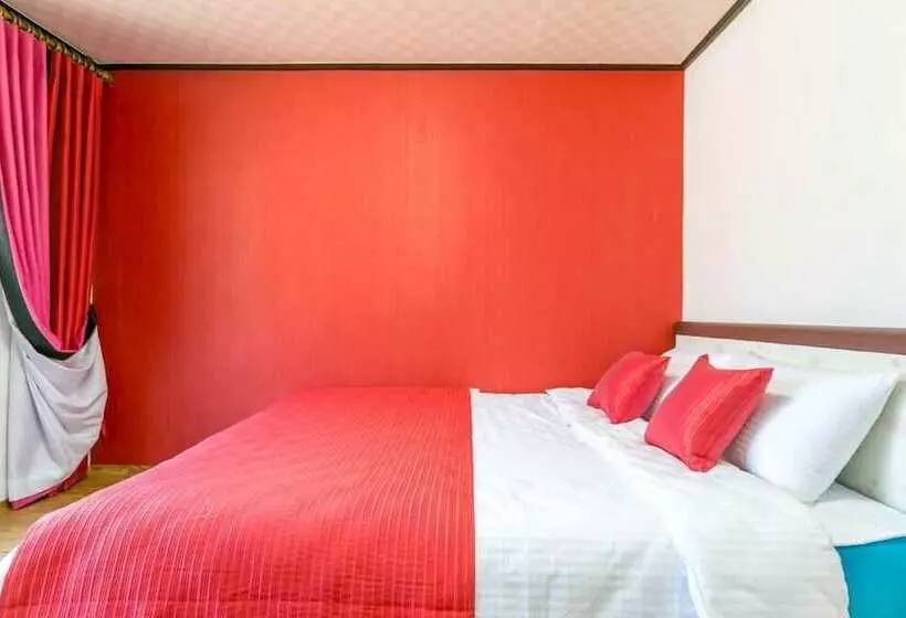 Hotelli Gatnaeum Pension