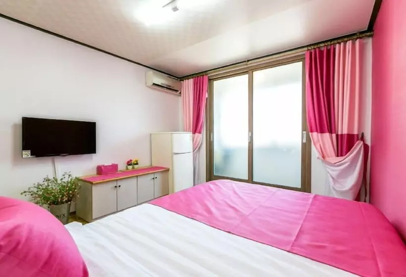 Hotelli Gatnaeum Pension