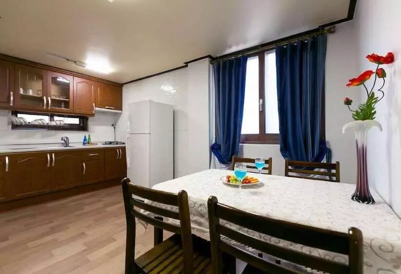 Hotelli Gatnaeum Pension