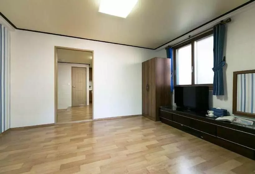 Hotelli Gatnaeum Pension