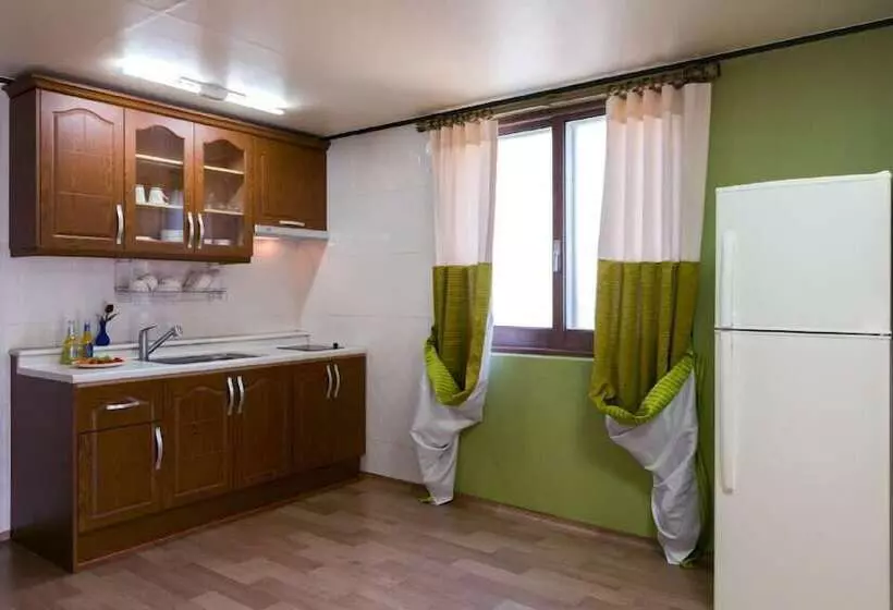 Hotelli Gatnaeum Pension