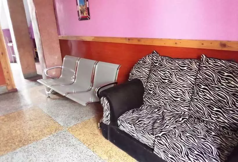 هتل Jajos Guest House