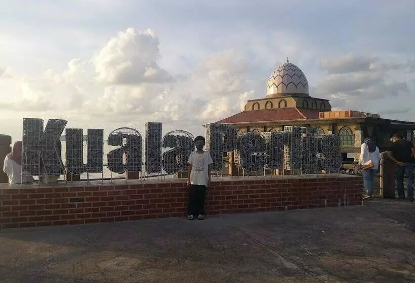 ホテル Putra Brasmana