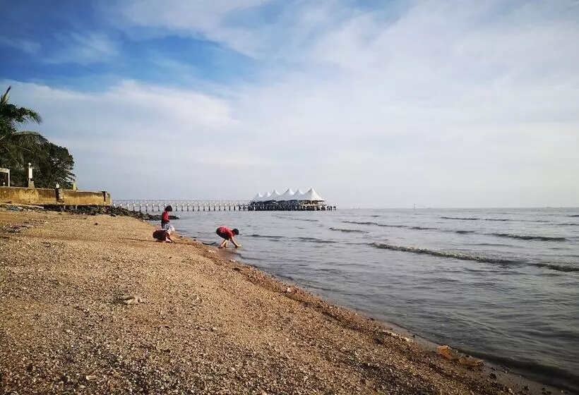 ホテル Putra Brasmana