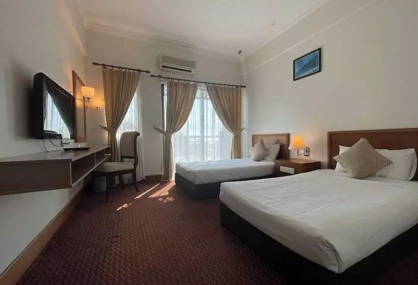 ホテル Putra Brasmana