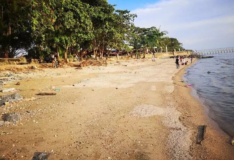 ホテル Putra Brasmana