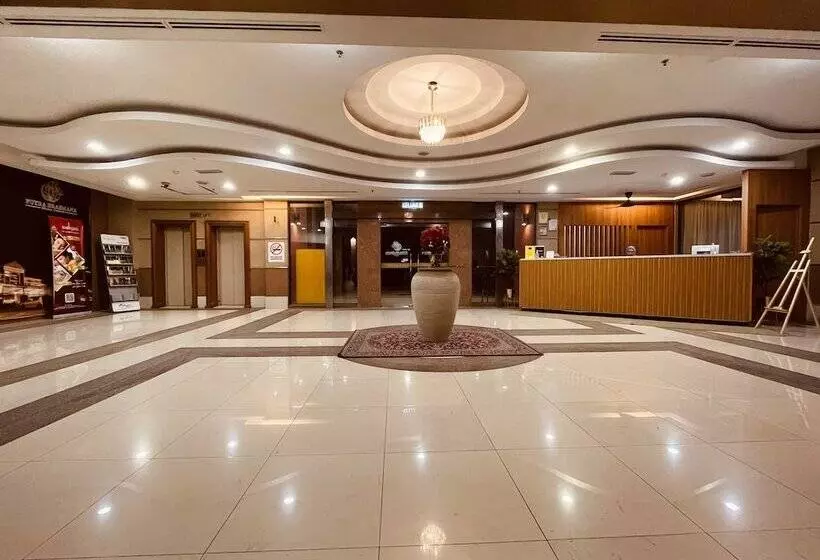 ホテル Putra Brasmana