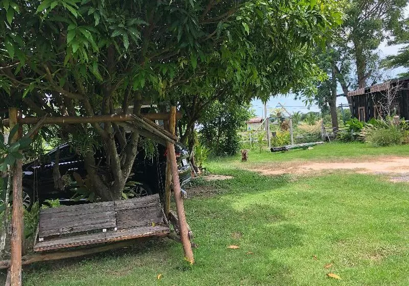 Hotelli Metha Country View Homestay Singburi