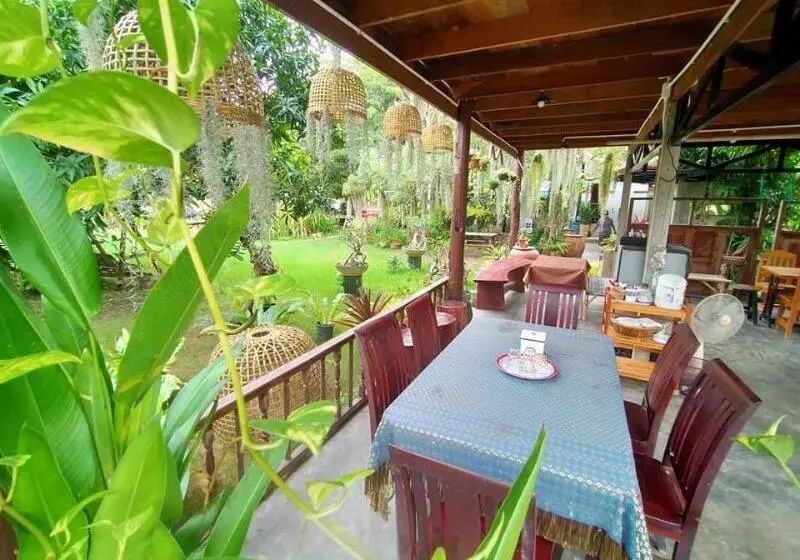 Hotelli Metha Country View Homestay Singburi