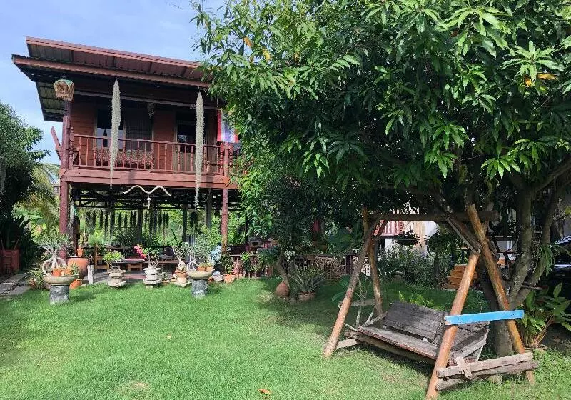 Hotelli Metha Country View Homestay Singburi