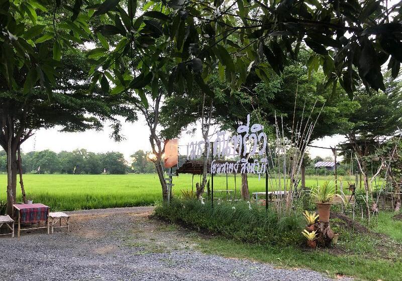 Отель Metha Country View Homestay Singburi