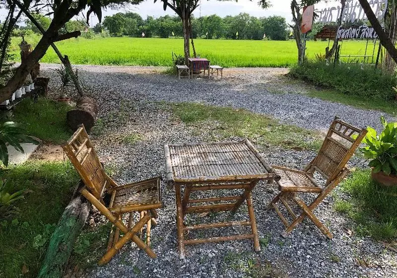 Hotelli Metha Country View Homestay Singburi