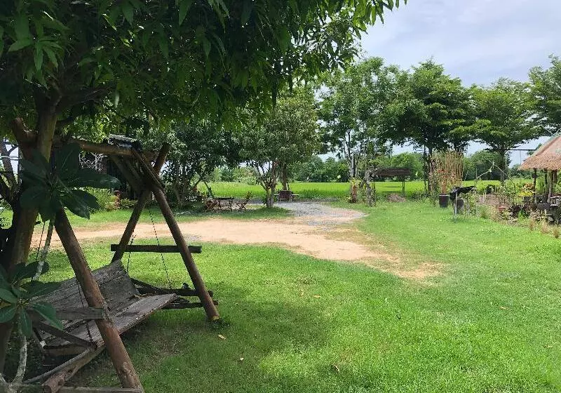 Hotelli Metha Country View Homestay Singburi