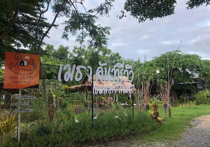 Hotelli Metha Country View Homestay Singburi