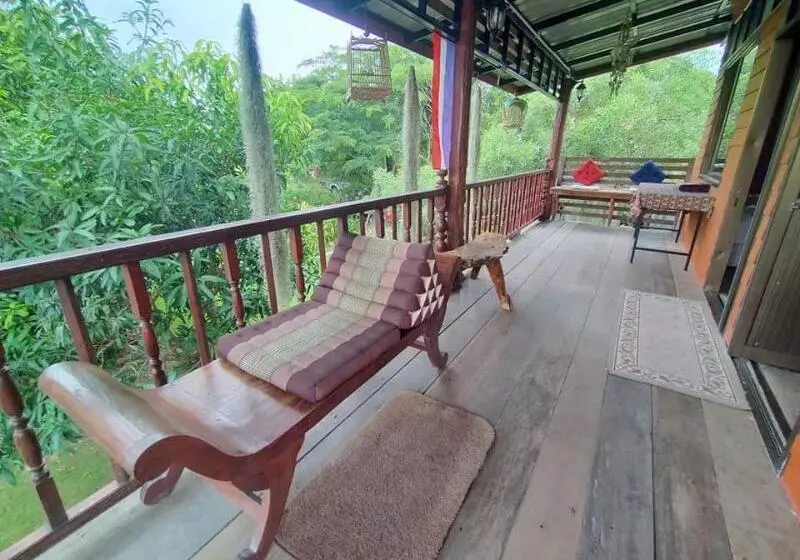 Hotelli Metha Country View Homestay Singburi