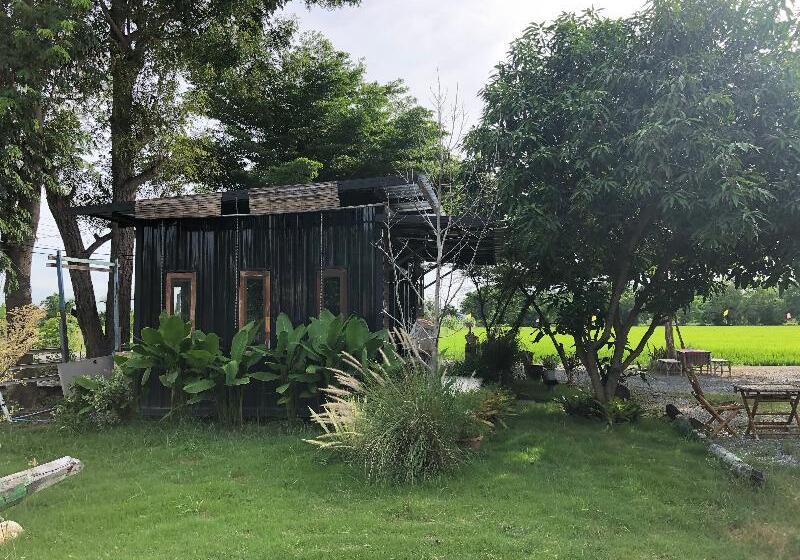 Отель Metha Country View Homestay Singburi