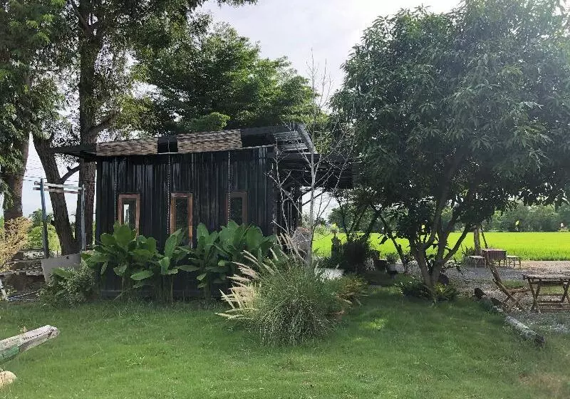 Hotelli Metha Country View Homestay Singburi