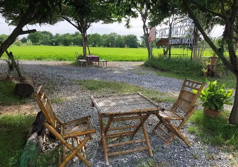 Hotelli Metha Country View Homestay Singburi