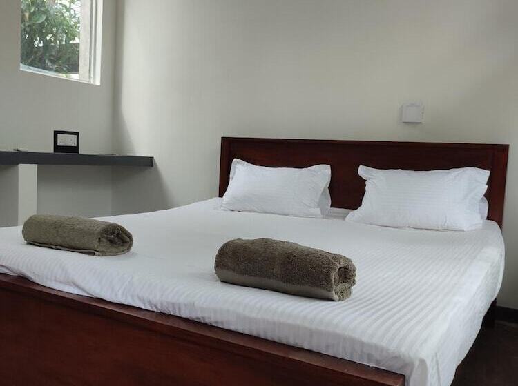 Hotell Dollyz Home Sri Lanka