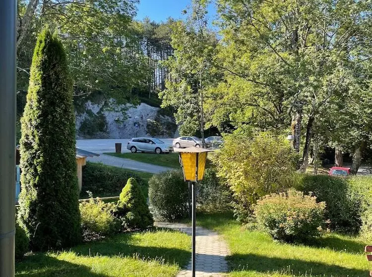 Hotelli Dorfpension Mariahilfberg