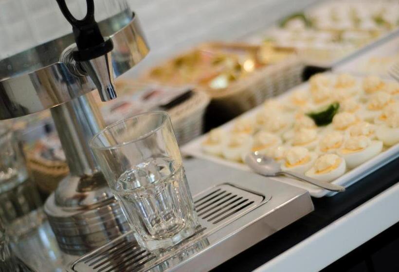 فندق Grand Kapitan Medi Spa   Pokoje Ozonowane