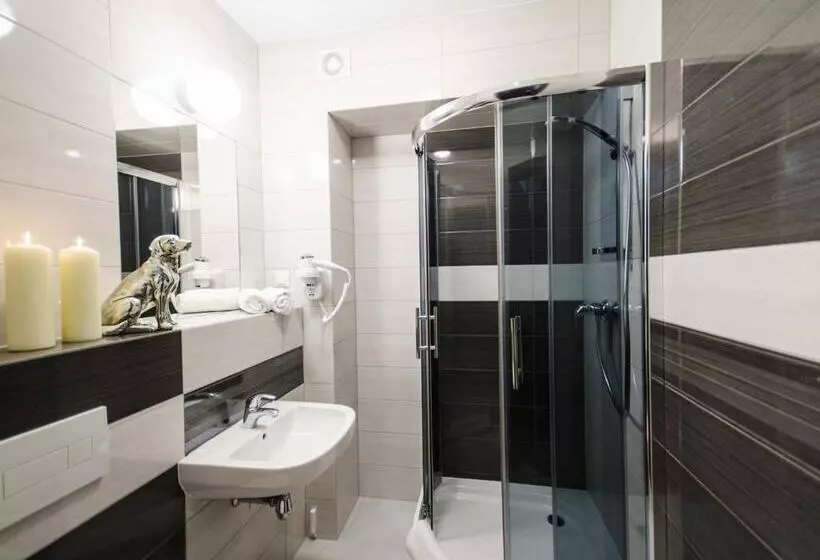 Hotelli Grand Kapitan Medi Spa   Pokoje Ozonowane