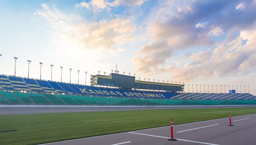 فندق Holiday Inn Express Kansas City North Parkville, An Ihg