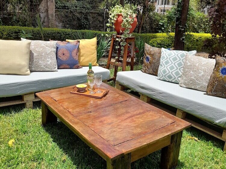 هتل Utamaduni House