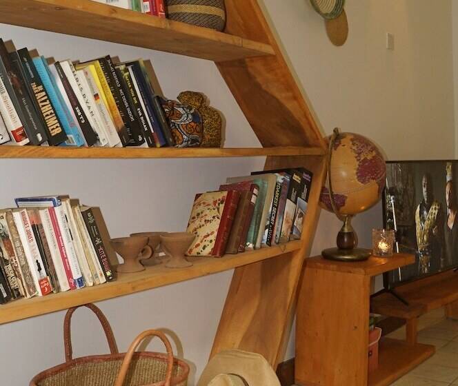 هتل Utamaduni House