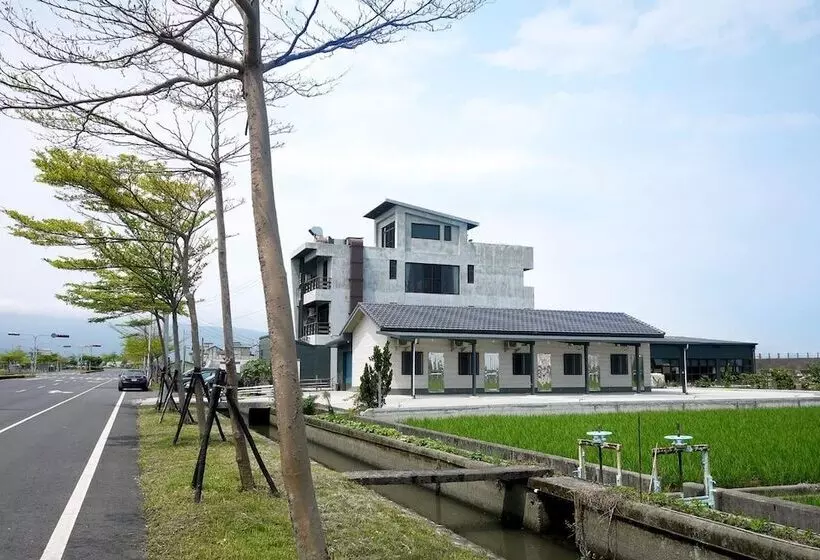 هتل Howj Hostel