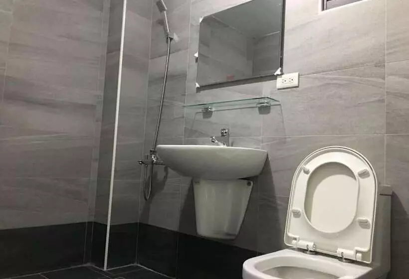 هتل Howj Hostel