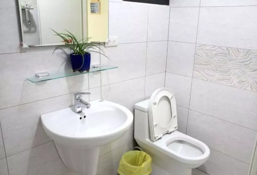 هتل Howj Hostel