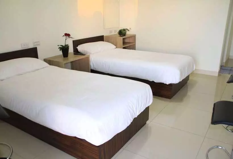 هتل Howj Hostel