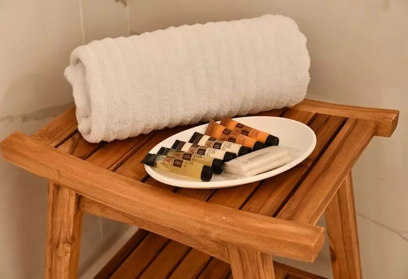 Hotelli Jardin Suites Highfield