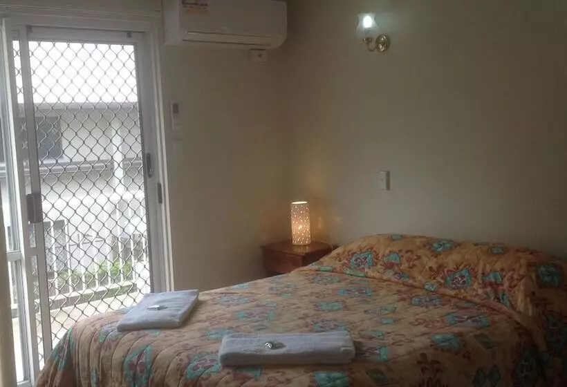 Bayshores Holiday Apartments