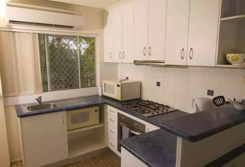 Bayshores Holiday Apartments