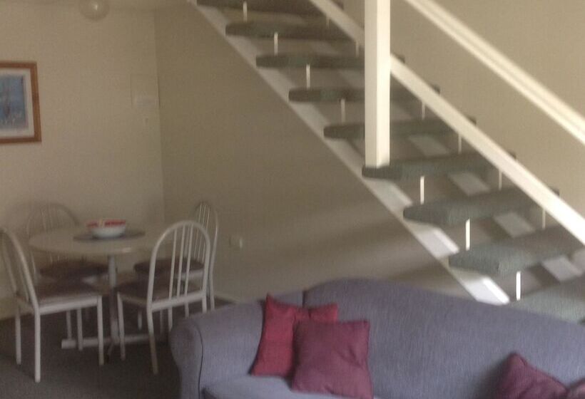 Bayshores Holiday Apartments