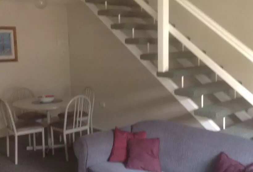 Bayshores Holiday Apartments