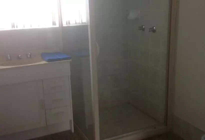 Bayshores Holiday Apartments