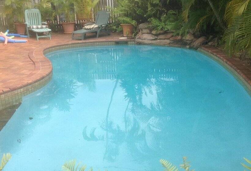 Bayshores Holiday Apartments