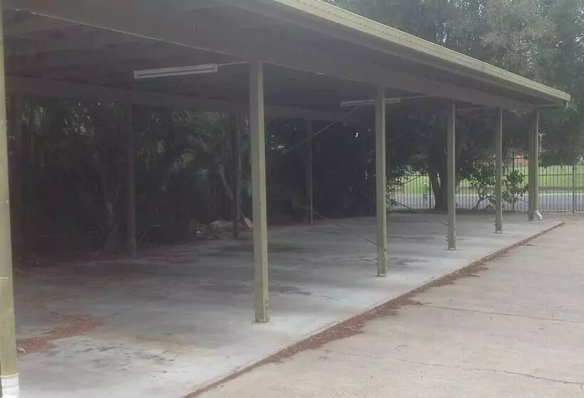 Bayshores Holiday Apartments