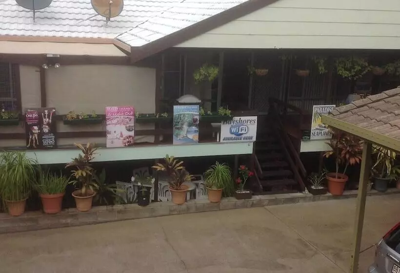 Bayshores Holiday Apartments